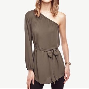NWT Ann Taylor one shoulder belted top